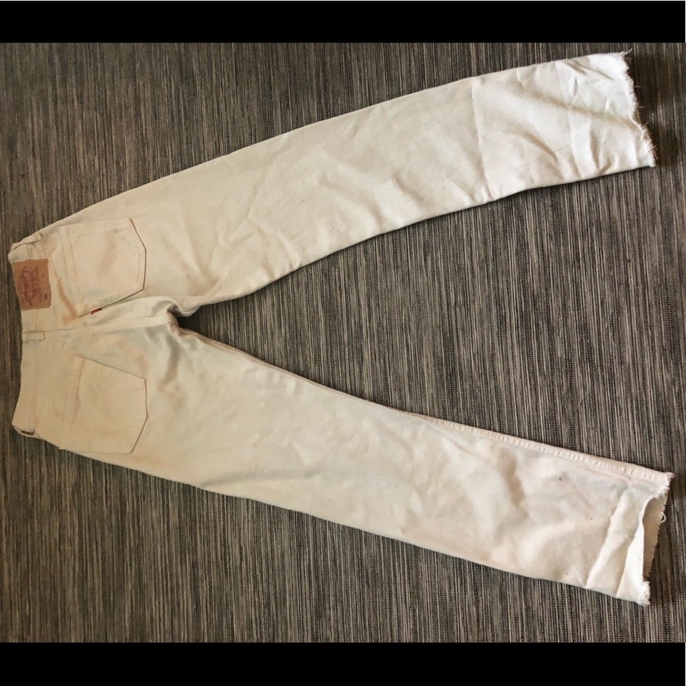 Levi’s mom jeans